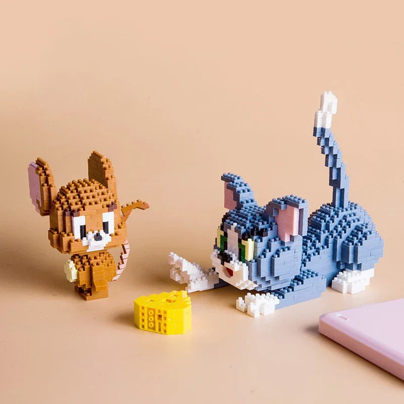 Funny Tom And Jerry Micro Building Blocks Cheese Cat and Mouse Assembly 3D Model Anime Mini Brick Figure Toy For Christmas Gift