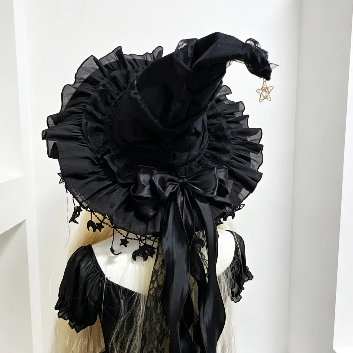 Lace Velvet Witch Hat with Lace Trim and Moon Pendant for Halloween Costume Party Masquerade Cosplay Party Accessory